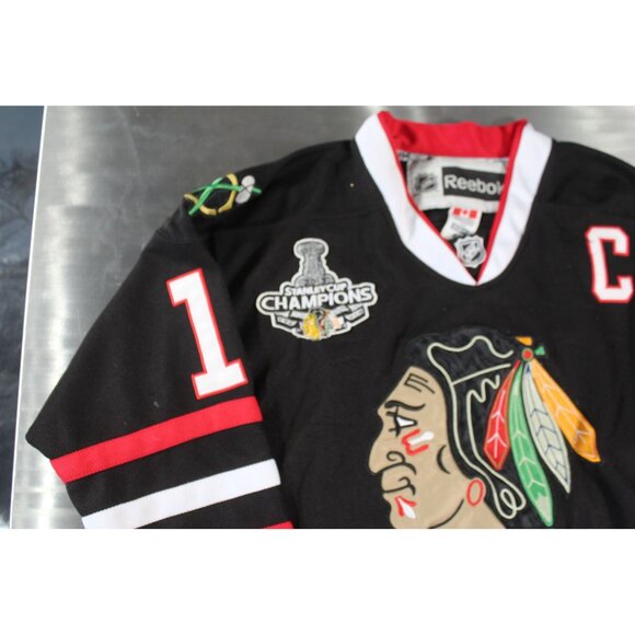 Reebok CCM Jersey Chicago Blackhawks Jonathan Toews #19 Size 48 Black PO16 - Picture 7 of 9